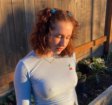 Wolverneen adult star image