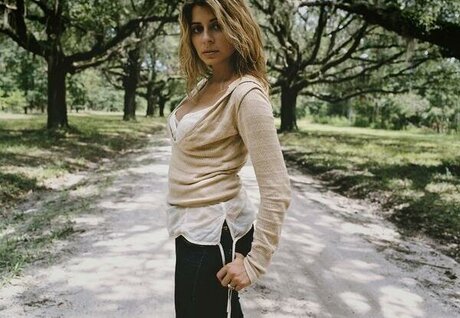 Julie Zenatti model adult picture