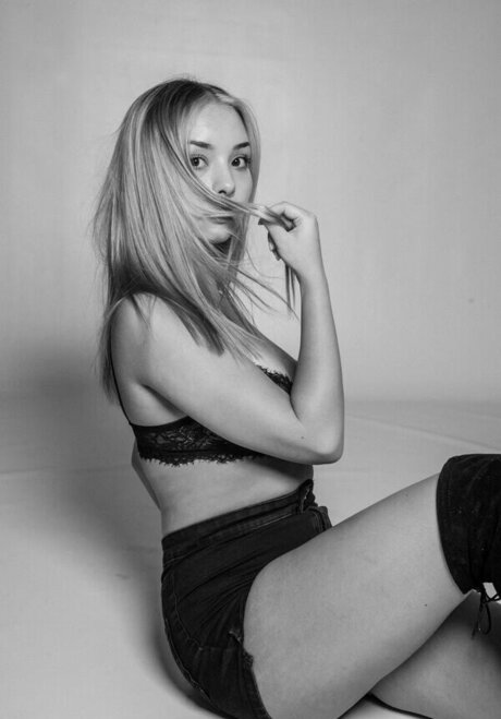 kamilalenajanicka star hot photo