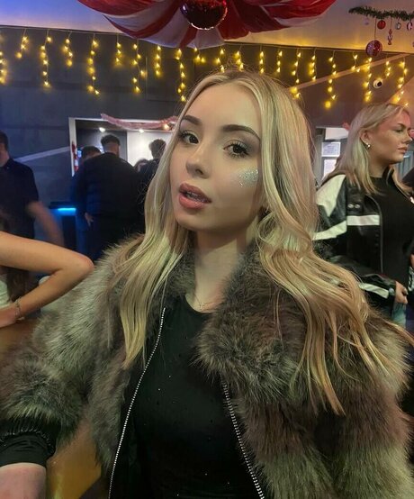 kamilalenajanicka nudes actress photo