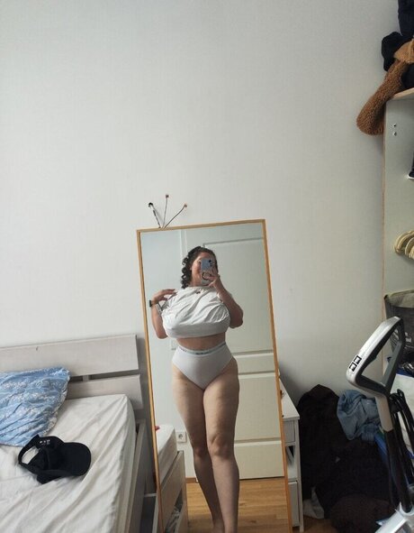 Dienaxkteanna exclusive model img