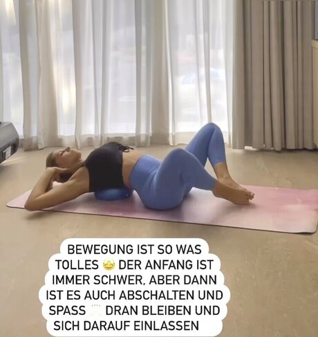 Sarah Harrison nude model archive