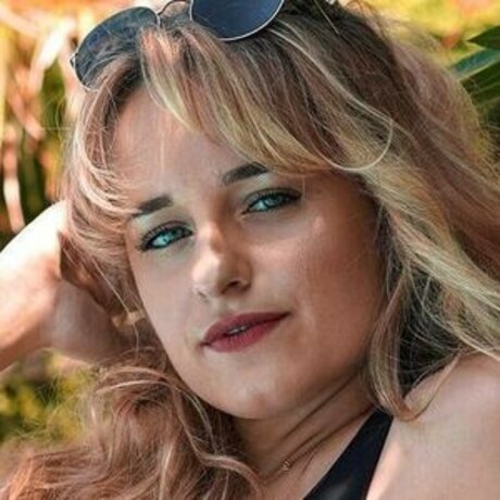 Camille LV model perfect img