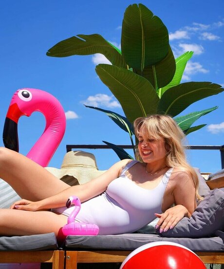 Camille LV xxx pornstar pics