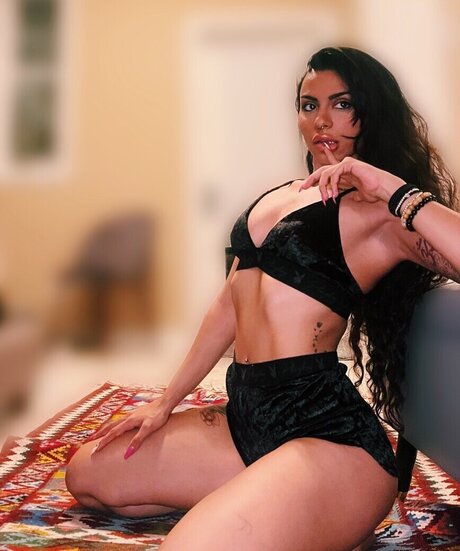 Hiva Cova nice actress archive