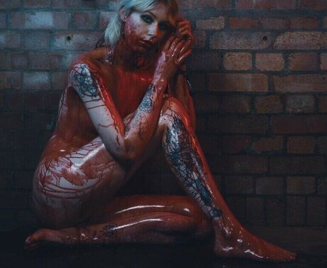 Sisterwhippy nude pornstar img