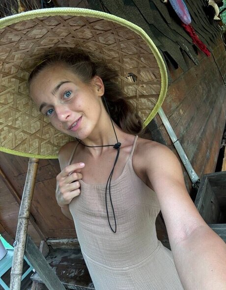 Eliz fit beautiful actress pictures