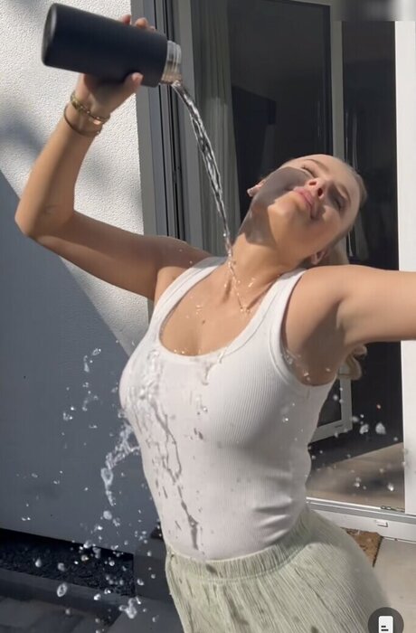 curvy milf onlyfans art naked picture