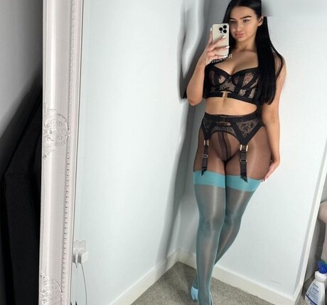 Louiseion sexy model pic