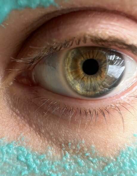 Victoria Liro exclusive star archive