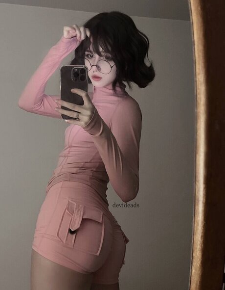 devisuka model naked photos