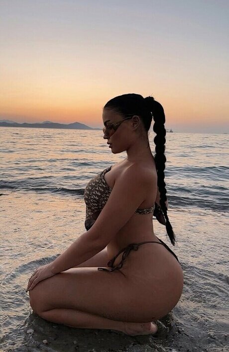 Emilia Emjeni star erotic pics