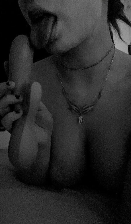 Gothminze nude pornstar photo