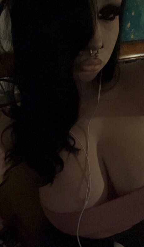 Gothminze art model images