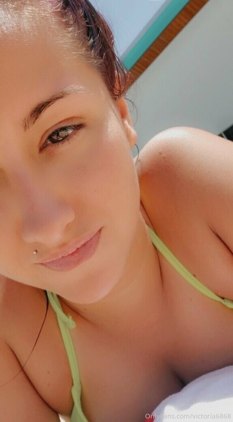 Victoria Santos hot actress gallery