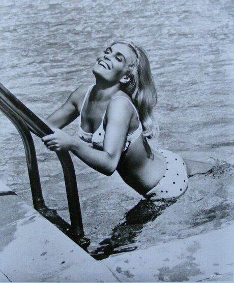 Vintage Sexy Celebs star naked images