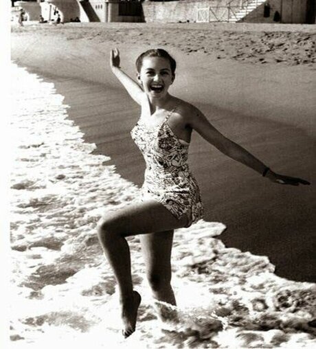 Vintage Sexy Celebs free model picture