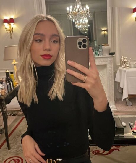 Lisa und Lena pornographic model photos