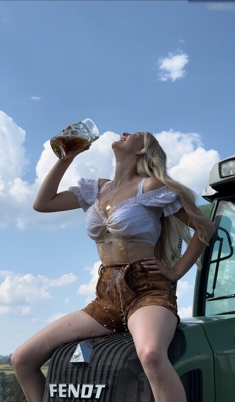 Paulas Landleben nude model img