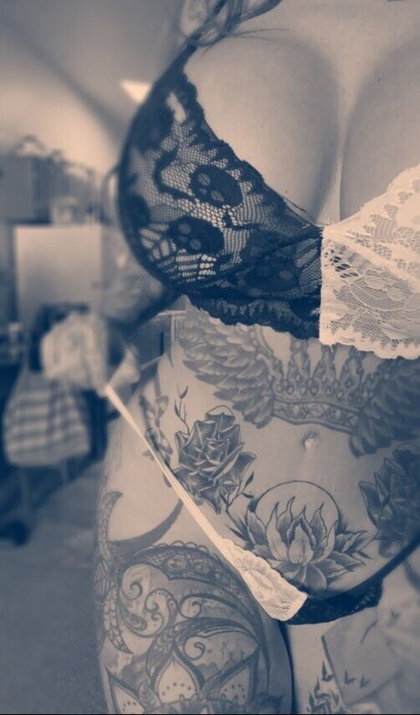 black threesome onlyfans nude image