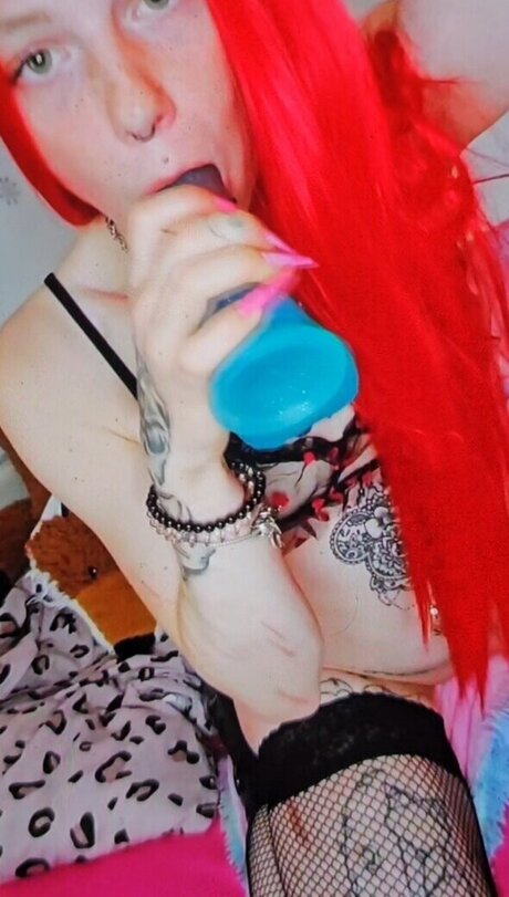 blonde babe onlyfans xxx pic