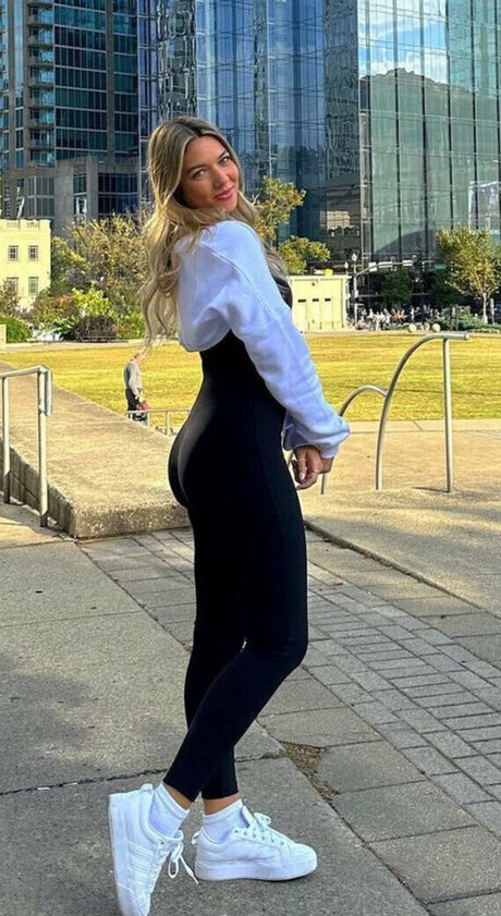 cierrabrickley model erotic pictures