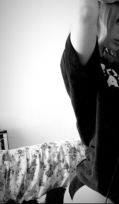 Skinwalkerleyla nudes model pics