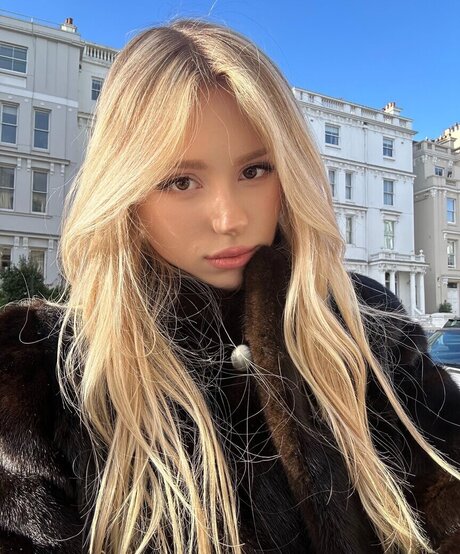 shemale handjob onlyfans naked gallery