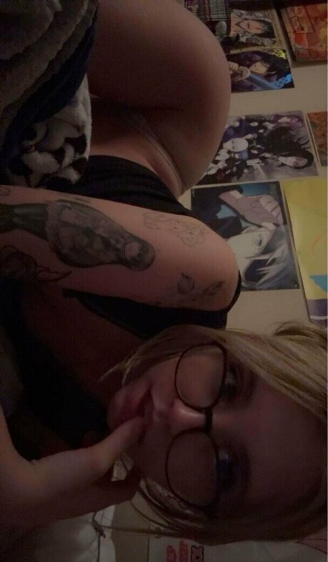 faeriies model art galleries