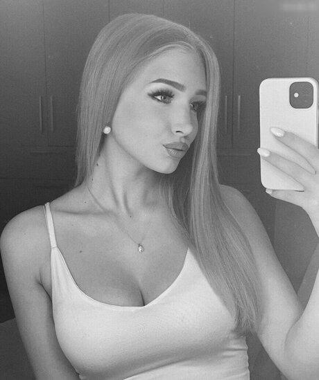 Nadjana pornographic star pics