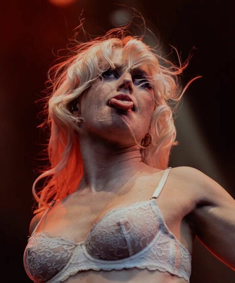 Amy Taylor model perfect pic