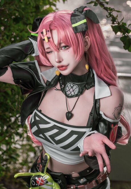 riri thisway nice star pic