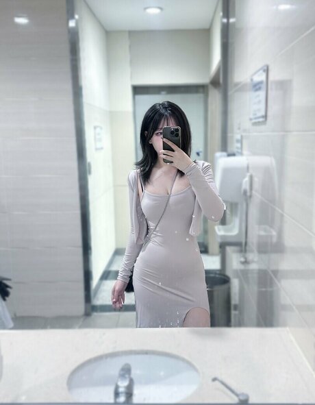 riri thisway model pornographic pic