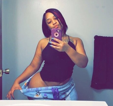 Juicy The Body model free galleries