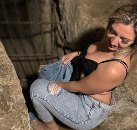 Fidan Atalay star nice pictures