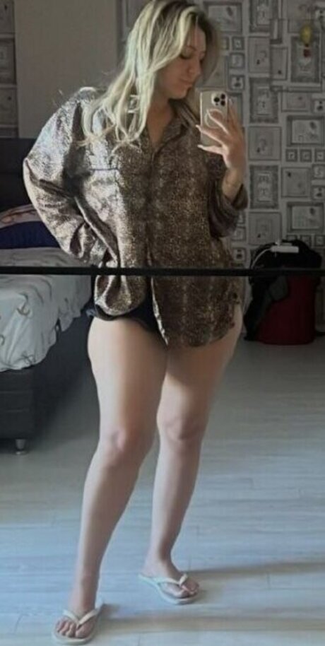 Fidan Atalay erotic star images