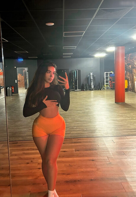 Lya Aylin erotic model img