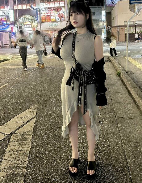 Momoka Akari sex actress images