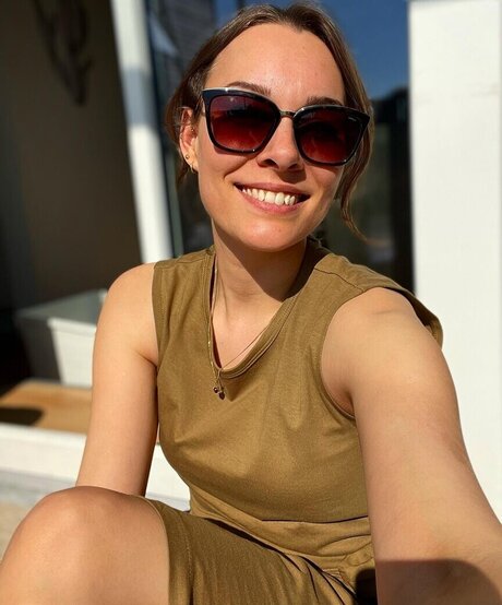 Sabrina Outdoor erotic actress image