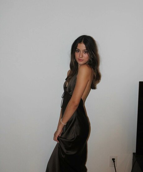 Lauren Avelina star beautiful pics