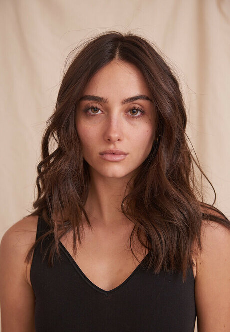 Elsa Couturier star hot pics