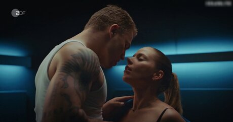 Cheyenne Pahde pornstar art photos