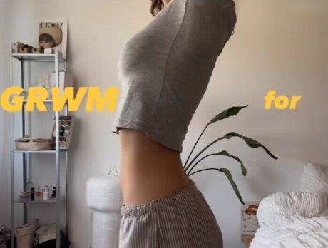 Carla Sophie Schell model top picture