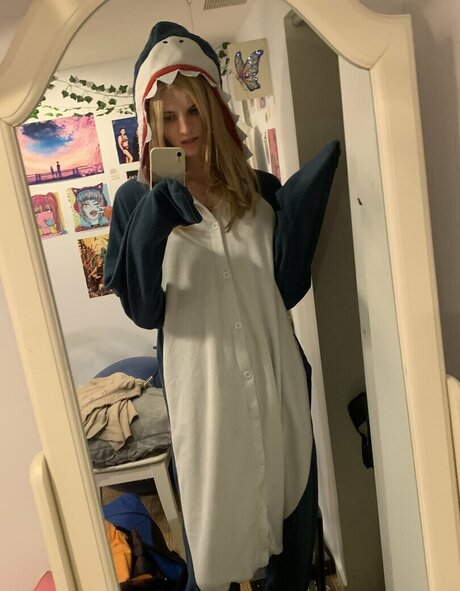 Crowbar Enjoyer free model pics