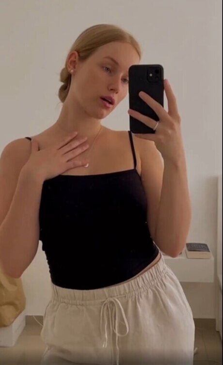 Nadine von relaxASMR model perfect gallery