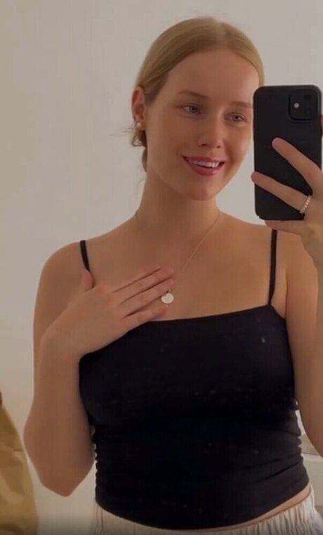 Nadine von relaxASMR nice star gallery