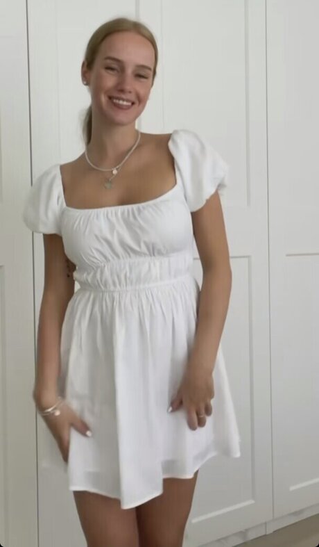 Nadine von relaxASMR free model archive