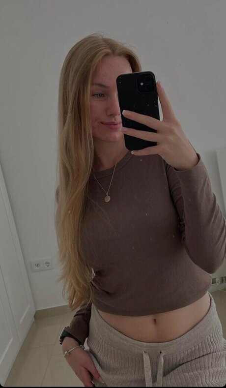 Nadine von relaxASMR star sex archive