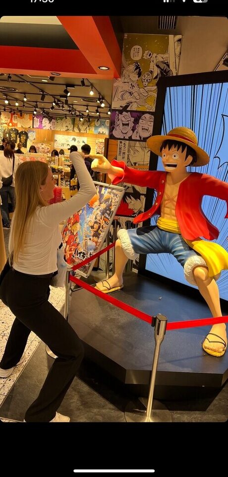 Nadine von relaxASMR star perfect pic