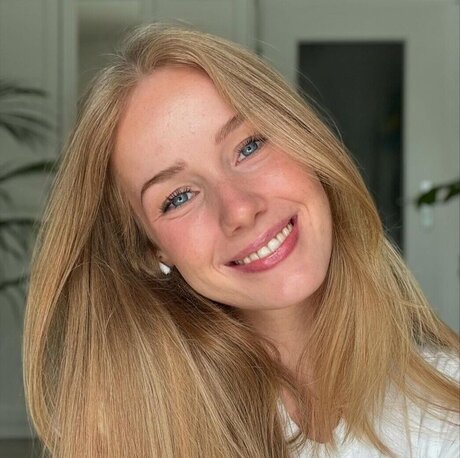 Nadine von relaxASMR sex actress photos